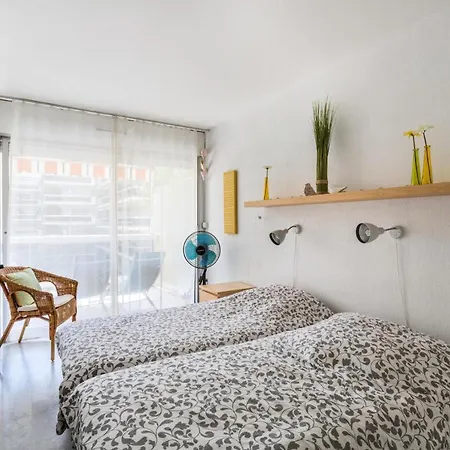 2 Pieces 5 Personnes Terrasse Maeva Particuliers 77361 Apartment Antibes
